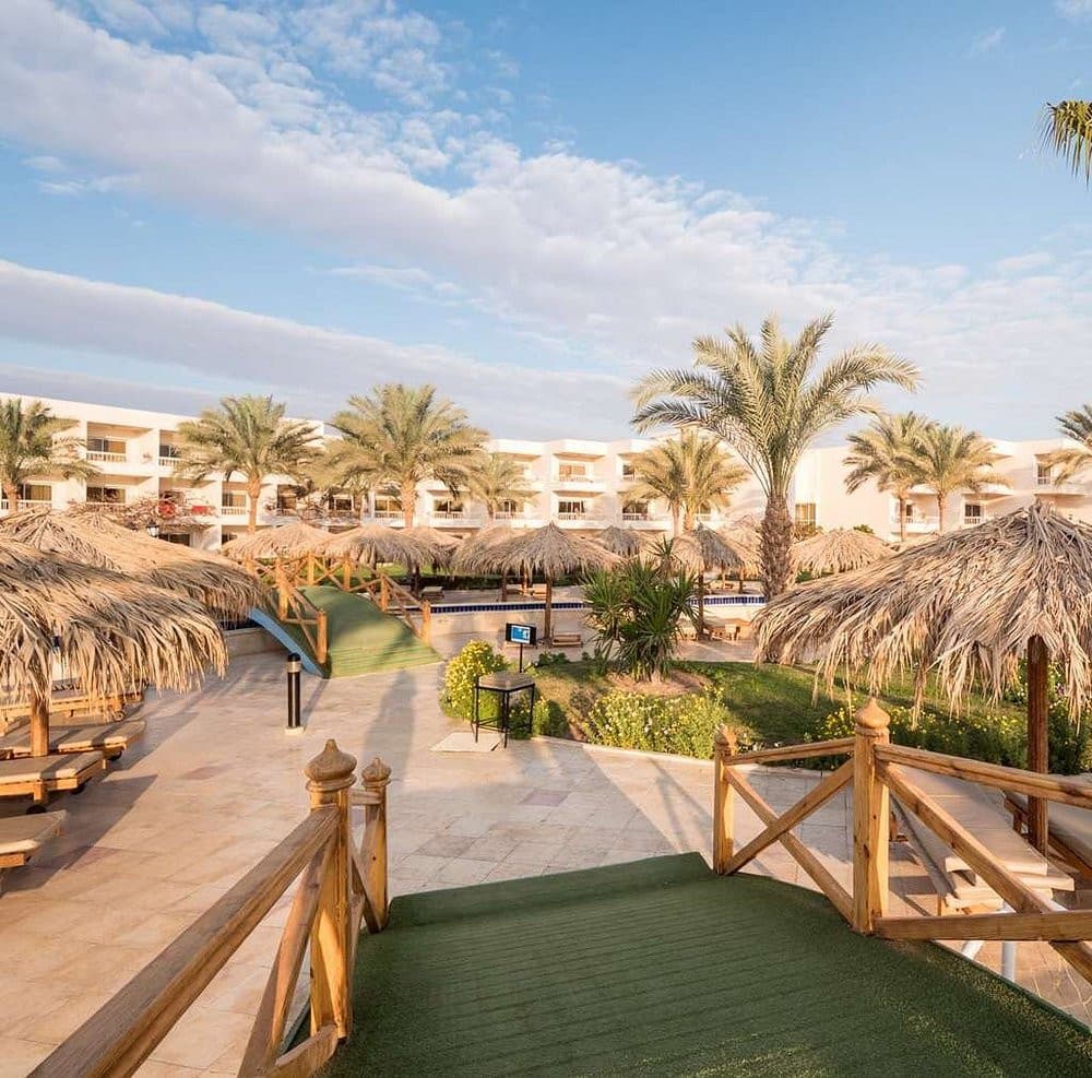 LONG BEACH RESORT HURGHADA (EX. HILTON) — фото 1