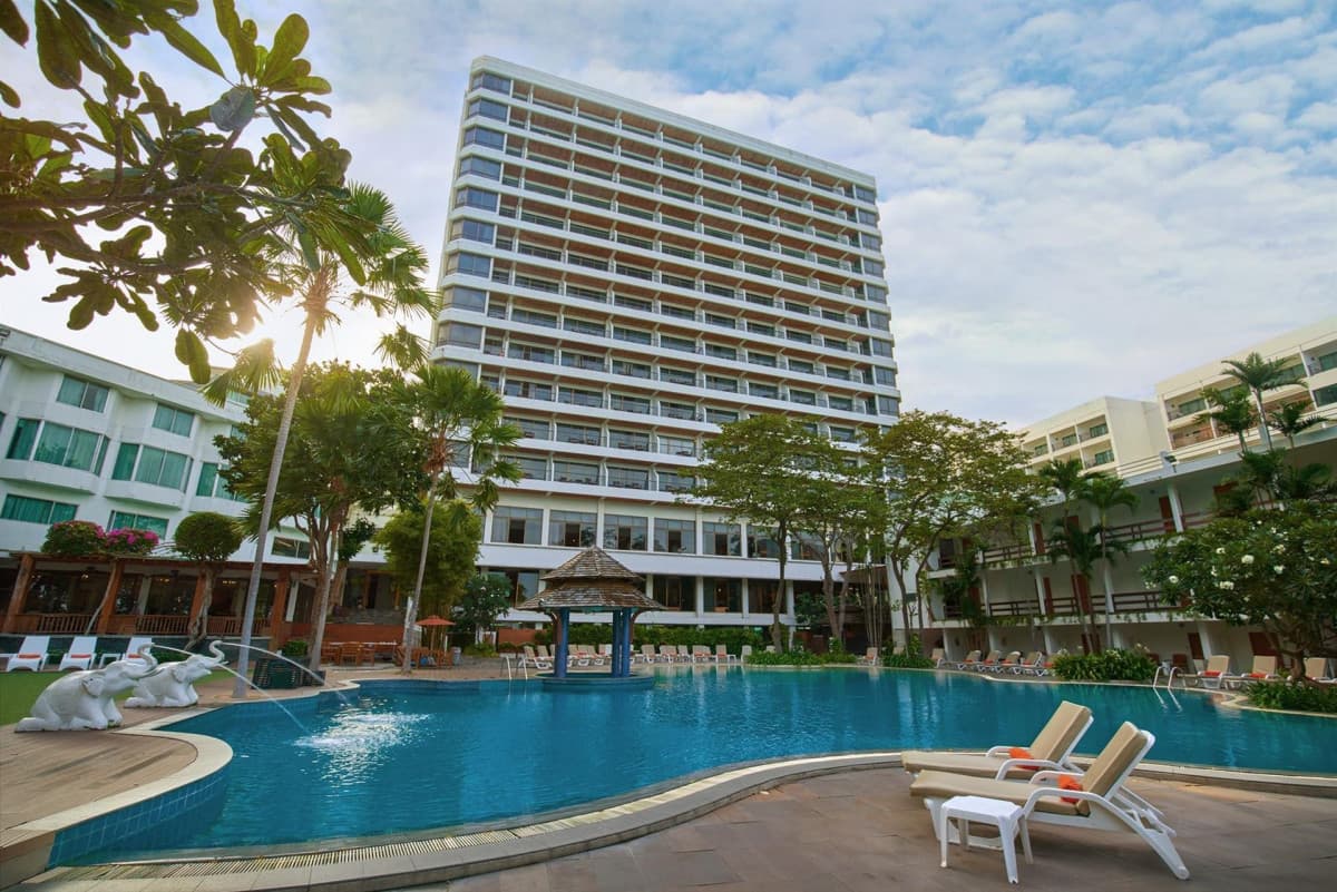 COSY BEACH HOTEL — фото 1