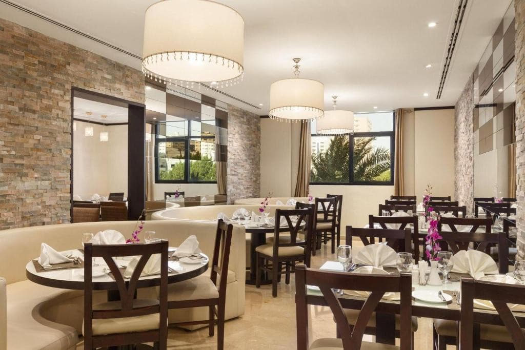 RAMADA HOTEL & SUITES AJMAN — фото 1